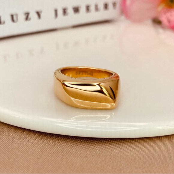 18k Gold Statement Minimalist Irregular Elevated Design Ring - Picture 5 of 9